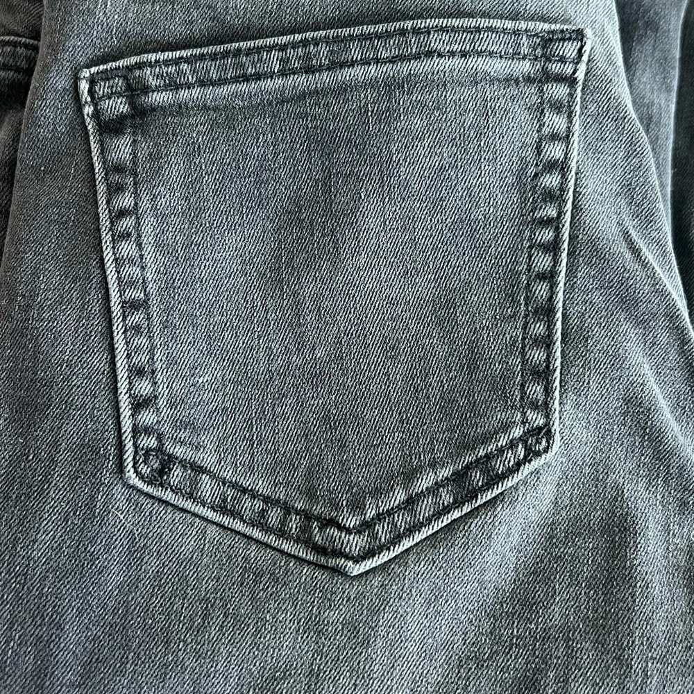NWT Gap Mid Rise True Skinny Jeans Stretch Washwell Washed Black 24 Petite 00P - Picture 3 of 3